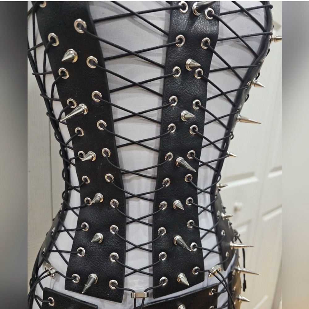 Namilia Dolls Kill Lace Up Spiked Inferno Black Corset Top NWT XS - Picture 9 of 12